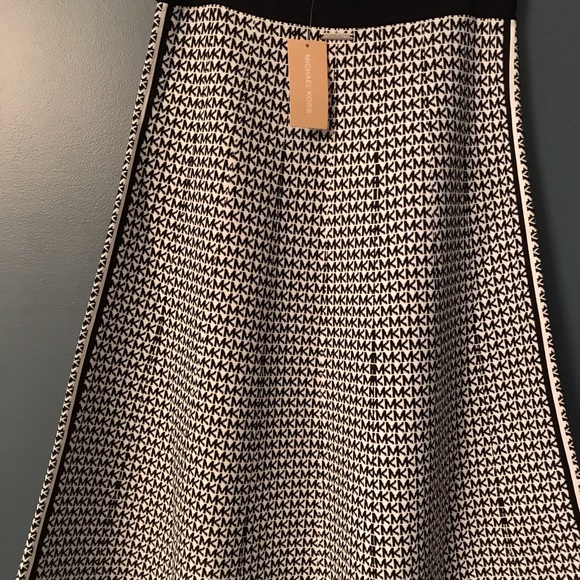 [SOLD]    Michael Kors Flare Skirt - Picture 7 of 8